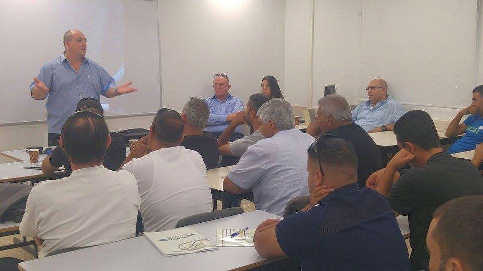 בימים אלה העובדים החדשים של דן באר שבע עוברים הכשרה מקיפה, לקראת הפעלת השירות (צילום: פייסבוק דן באר שבע)